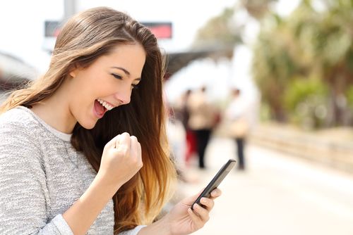 girl playing pokemon go