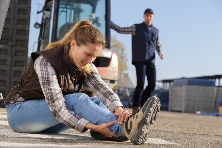 woman got into accident in the construction area